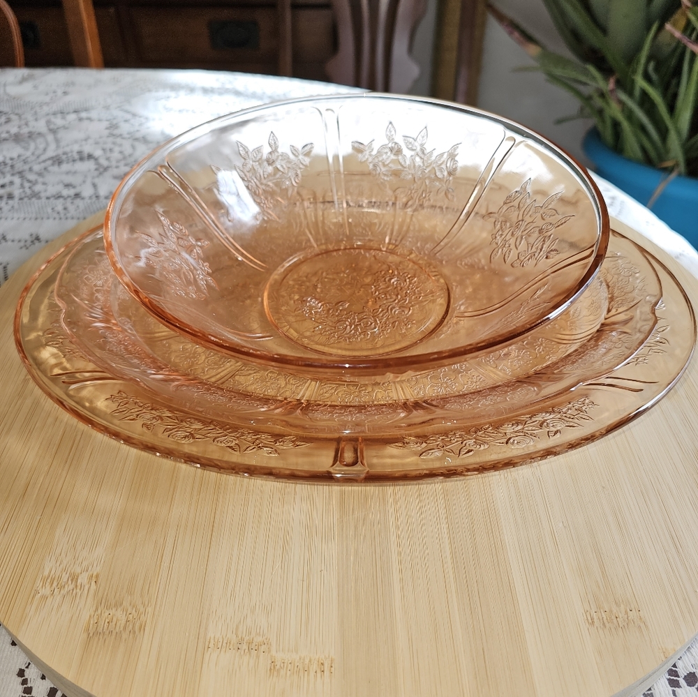 Vintage Pink Depression Glass serving dishes. Jeanette Cherry Blossom. Set of 3.